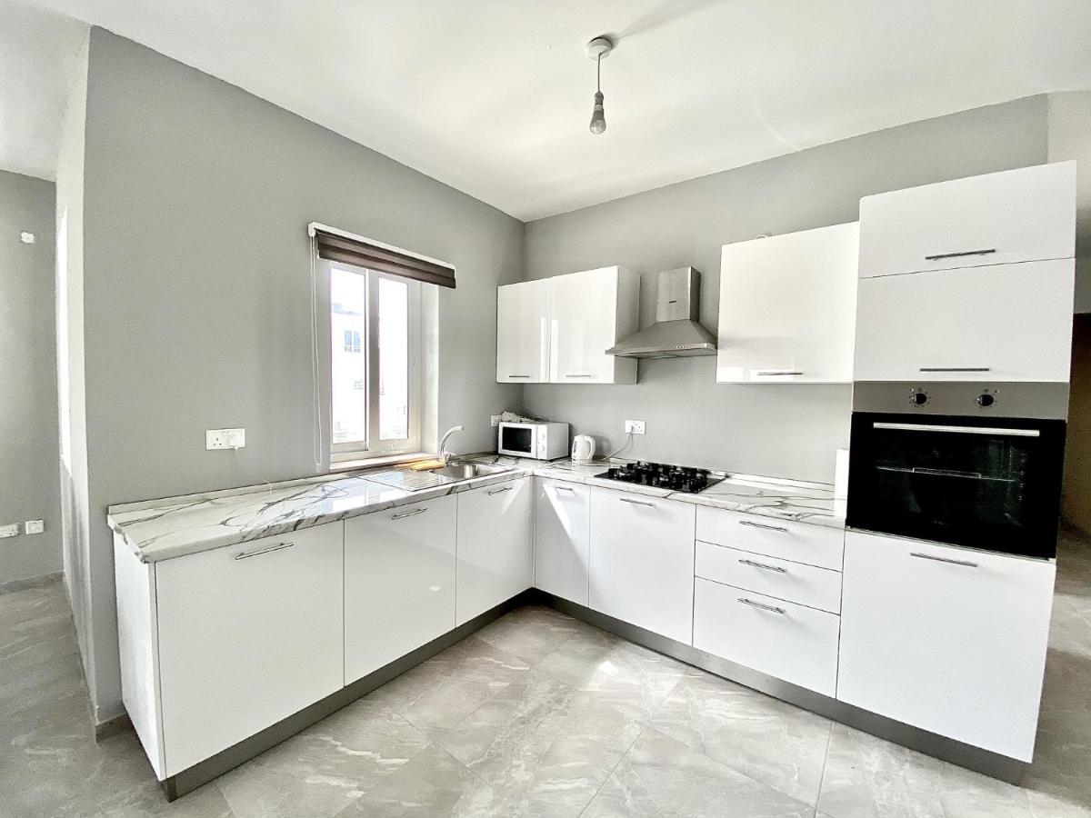 New Breeze Apartment St. Paul's Bay Exterior photo